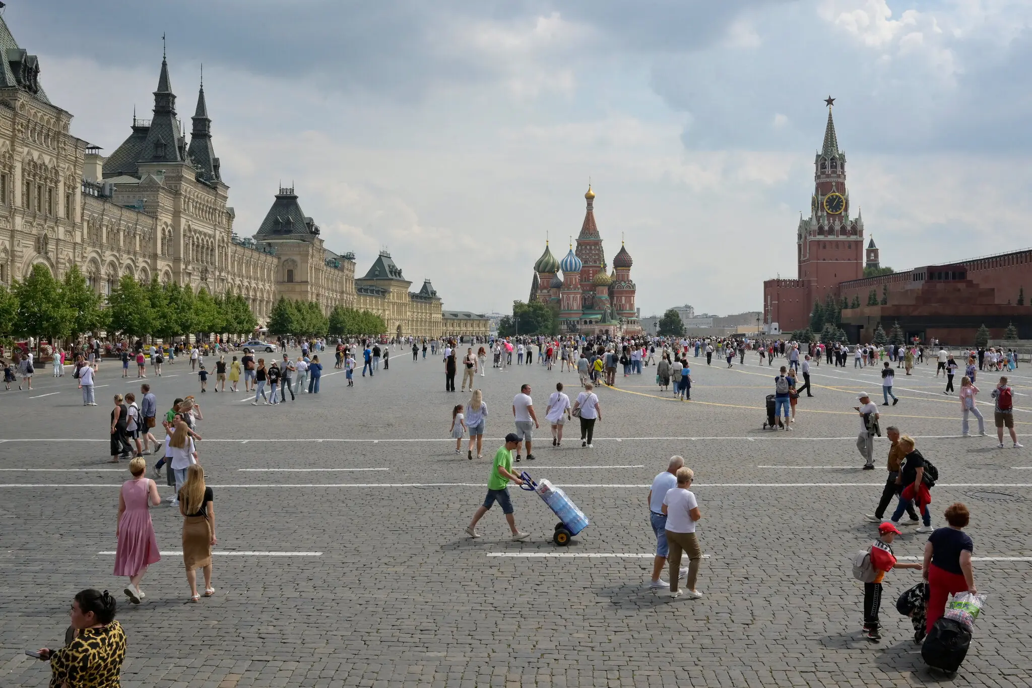 Червона площа в Москві цього місяця. Бум державних витрат підтримав економіку Росії, незважаючи на те, що країна зіткнулася з наймасштабнішою кампанією санкцій, запроваджених західними країнами в сучасній історії
